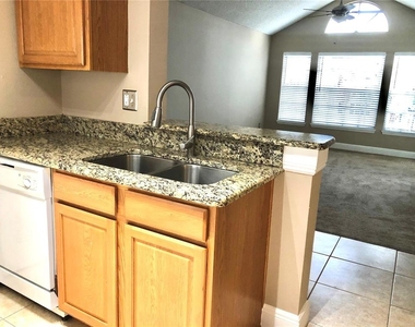 1055 S Hiawassee Road - Photo Thumbnail 7