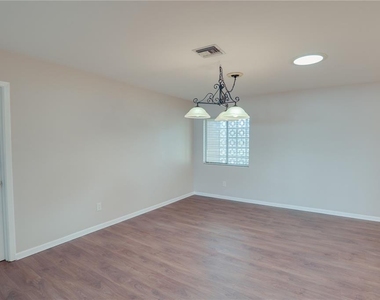 627 Macarthur Drive - Photo Thumbnail 25
