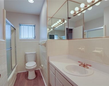 627 Macarthur Drive - Photo Thumbnail 32