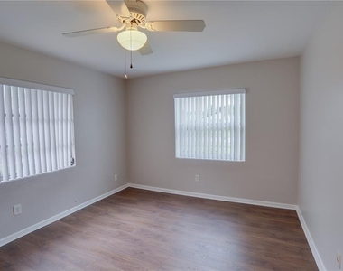 627 Macarthur Drive - Photo Thumbnail 35