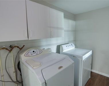 627 Macarthur Drive - Photo Thumbnail 44