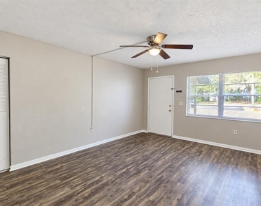 615 Sw 11th Lane - Photo Thumbnail 2