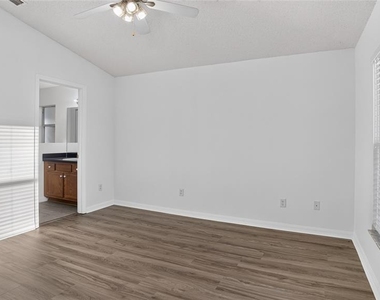15 Renmont Court - Photo Thumbnail 3