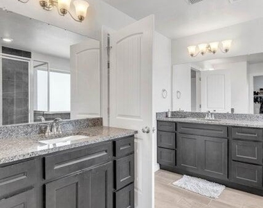 13955 Summer Harmony Avenue - Photo Thumbnail 25