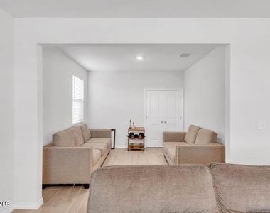 13955 Summer Harmony Avenue - Photo Thumbnail 18