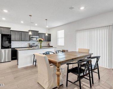 13955 Summer Harmony Avenue - Photo Thumbnail 11
