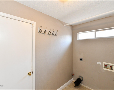 13955 Summer Harmony Avenue - Photo Thumbnail 36