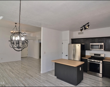 7959 Morning Dawn Avenue - Photo Thumbnail 14