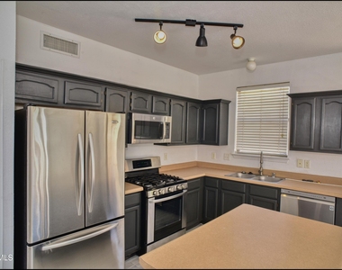 7959 Morning Dawn Avenue - Photo Thumbnail 17