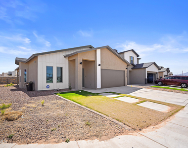 7480 Rio Rimac Drive - Photo Thumbnail 2