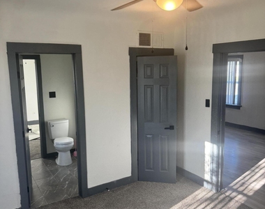 3800 Altura Avenue - Photo Thumbnail 7