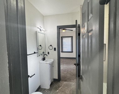 3800 Altura Avenue - Photo Thumbnail 10
