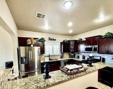 14333 Early Morn Avenue - Photo Thumbnail 9