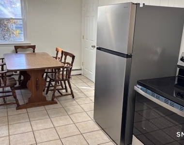16 Yates Street - Photo Thumbnail 11