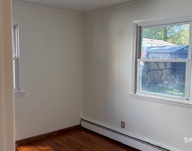 16 Yates Street - Photo Thumbnail 24
