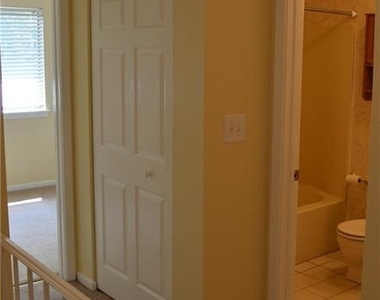 360 Spring Street - Photo Thumbnail 16