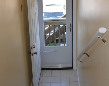360 Spring Street - Photo Thumbnail 3