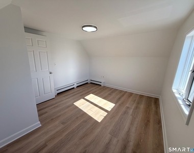 466 Hollister Street - Photo Thumbnail 20