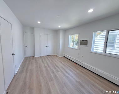 466 Hollister Street - Photo Thumbnail 10