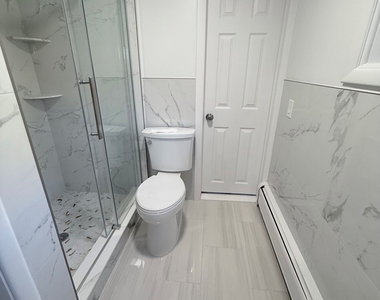 466 Hollister Street - Photo Thumbnail 15