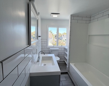 466 Hollister Street - Photo Thumbnail 24