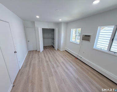466 Hollister Street - Photo Thumbnail 11