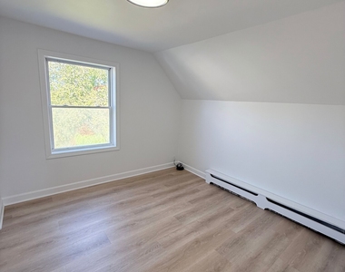 466 Hollister Street - Photo Thumbnail 22