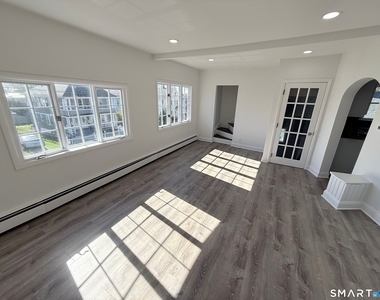466 Hollister Street - Photo Thumbnail 1