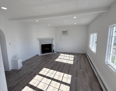 466 Hollister Street - Photo Thumbnail 4