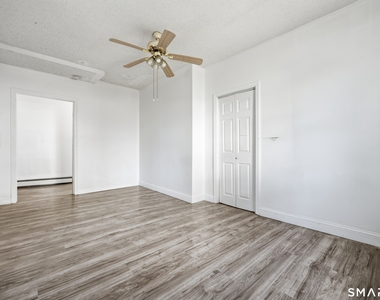 23 Dunn Avenue - Photo Thumbnail 13