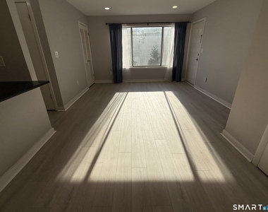 33 Pleasant Street - Photo Thumbnail 8