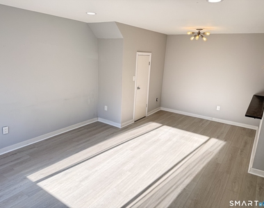 33 Pleasant Street - Photo Thumbnail 1
