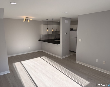 33 Pleasant Street - Photo Thumbnail 2