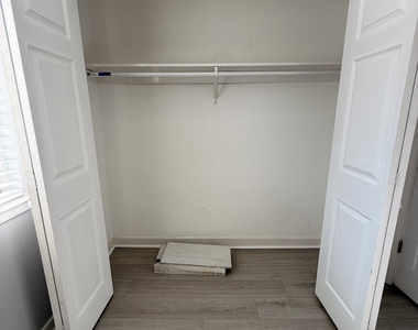 33 Pleasant Street - Photo Thumbnail 15