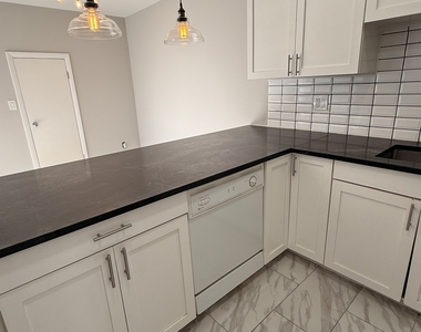 33 Pleasant Street - Photo Thumbnail 7