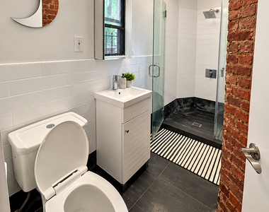 645 Prospect Place - Photo Thumbnail 3
