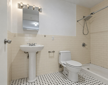326 Melrose Street - Photo Thumbnail 9