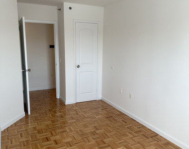 31-64 21st Street - Photo Thumbnail 4