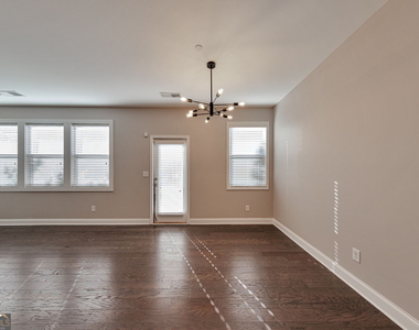 109 Davina Drive - Photo Thumbnail 4