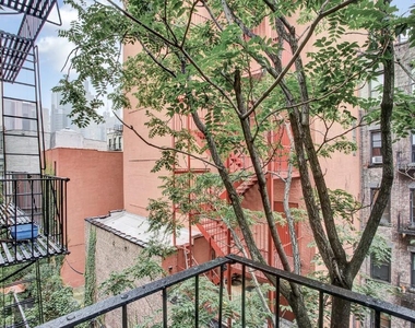 West 50th Street - Photo Thumbnail 12