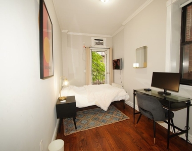 3BR in Hell's Kitchen - Photo Thumbnail 2