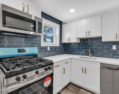 209 Atkins Avenue - Photo Thumbnail 3