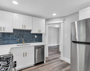209 Atkins Avenue - Photo Thumbnail 4