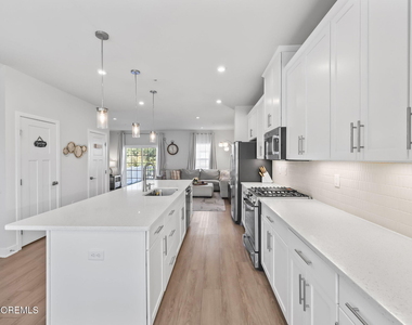 101 Midland Avenue - Photo Thumbnail 14