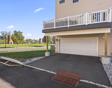101 Midland Avenue - Photo Thumbnail 3