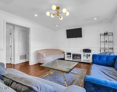 704 Carol Avenue - Photo Thumbnail 6
