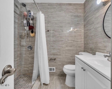 704 Carol Avenue - Photo Thumbnail 5