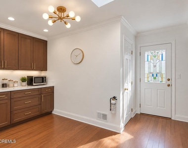 704 Carol Avenue - Photo Thumbnail 2
