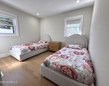 70 Maryland Avenue - Photo Thumbnail 4