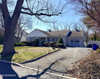 70 Maryland Avenue - Photo Thumbnail 9